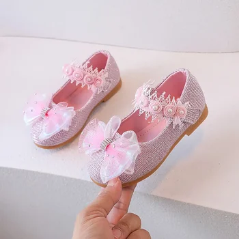 Кожаная обувь для девочек 2023 года, весенне-осенняя детская обувь для принцессы с бантом и стразами, модная блестящая танцевальная обувь на мягкой подошве